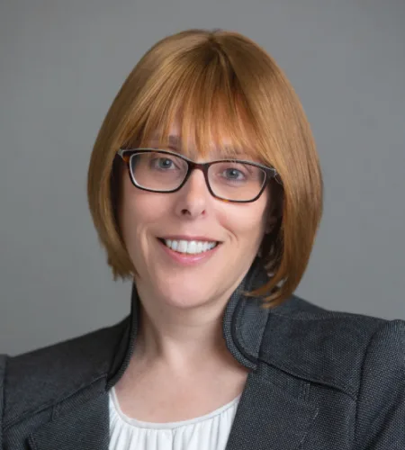 Lara R. Chwat